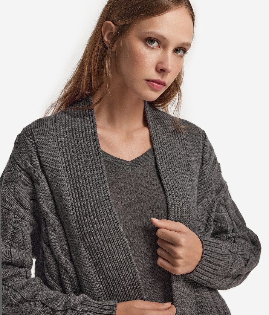 zopfstrick-strickjacke aus wolle