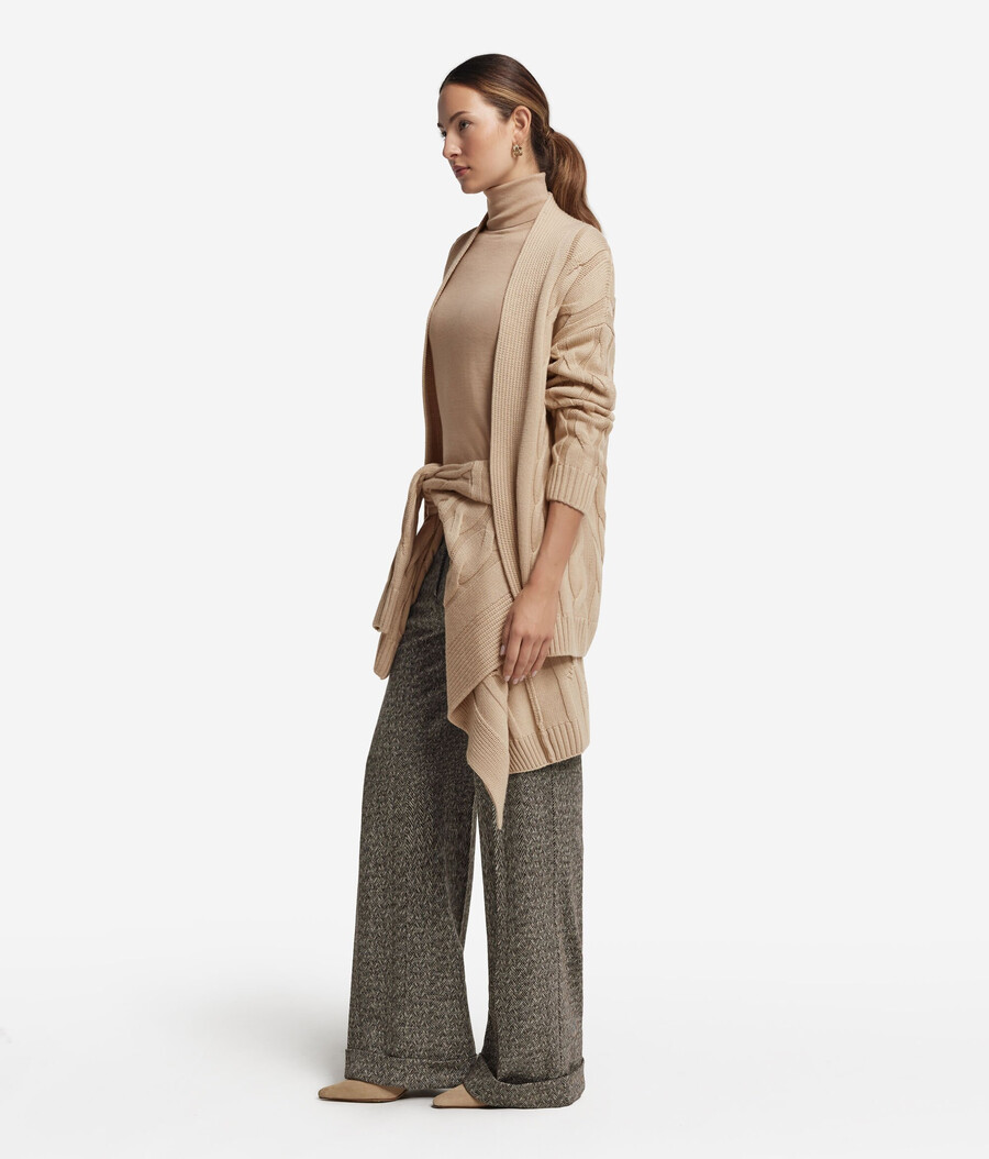 zopfstrick-strickjacke aus wolle