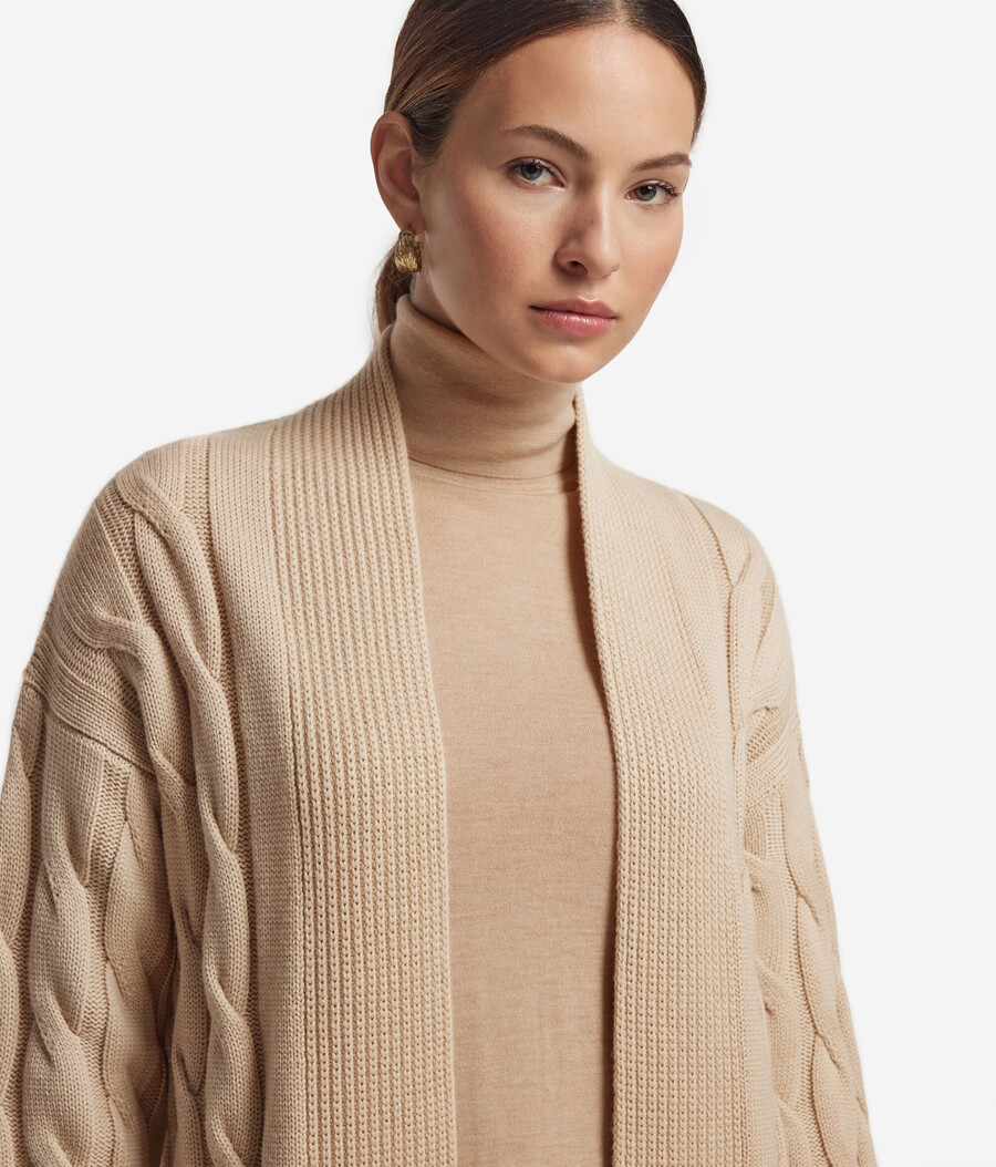 zopfstrick-strickjacke aus wolle