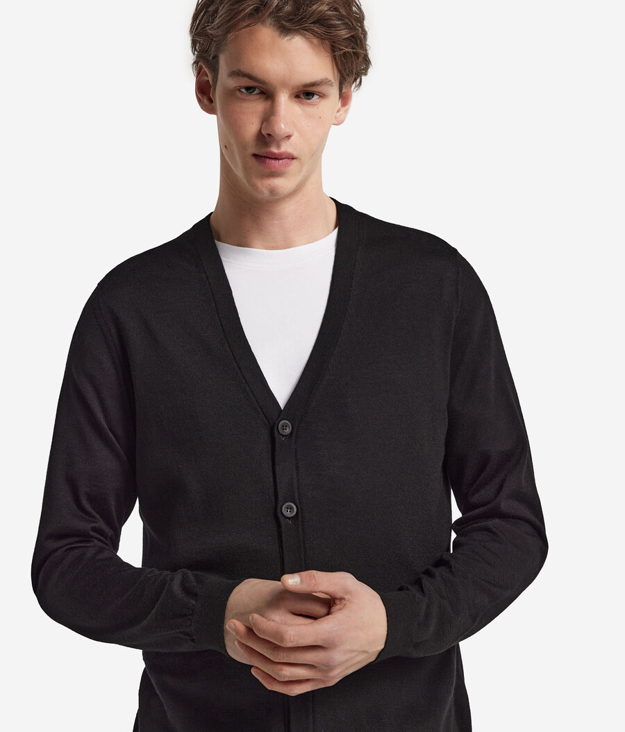 kaschmir-strickjacke mit knöpfen