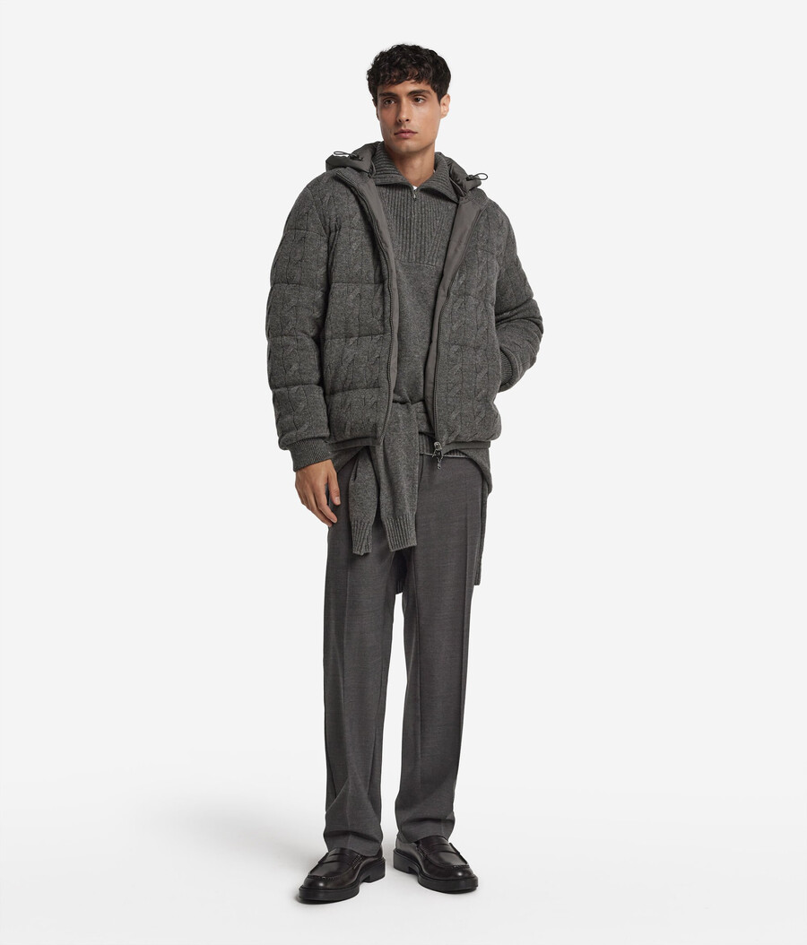 wendbare daunenjacke mit kaschmir-zopfmuster