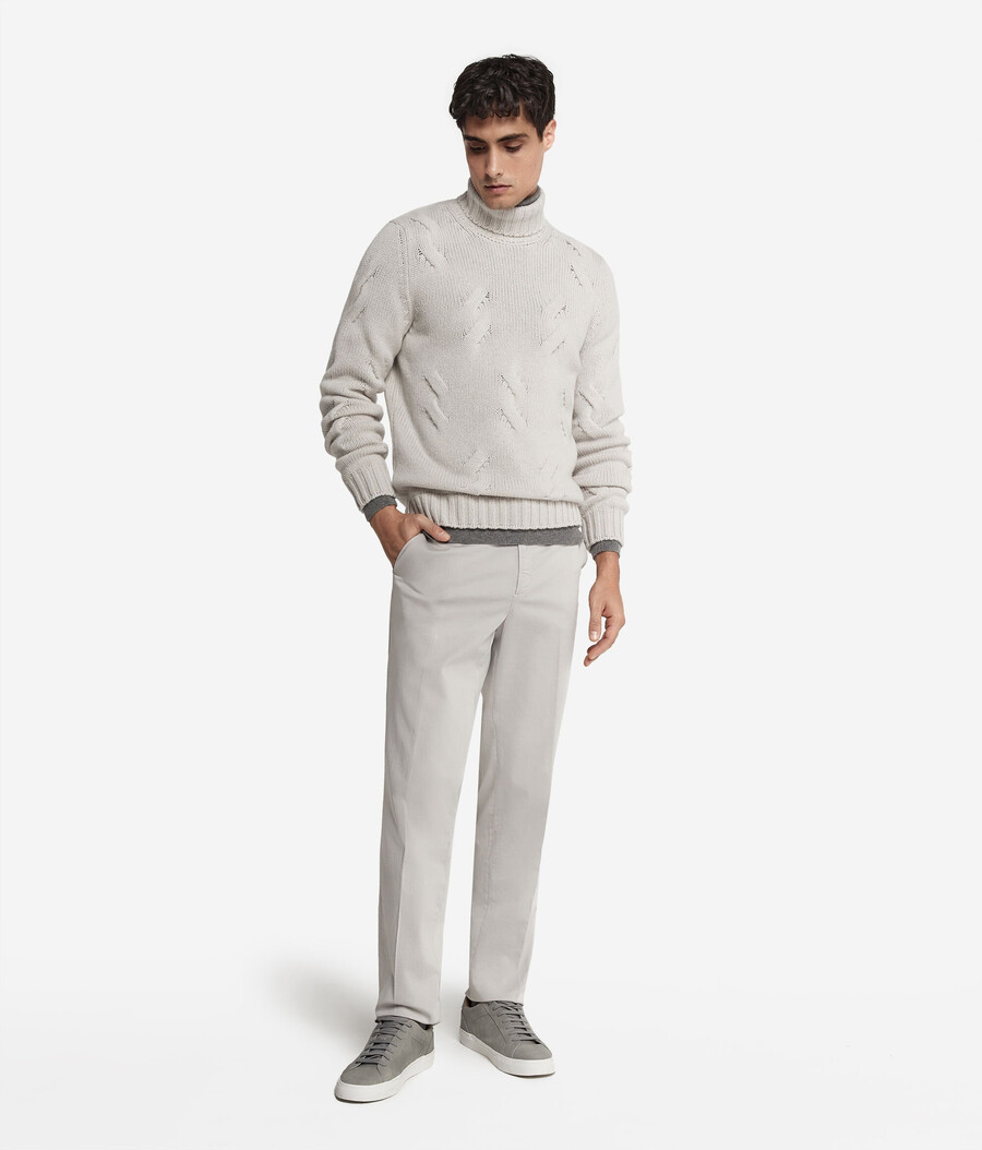 kaschmir-rollkragenpullover mit zopfmuster