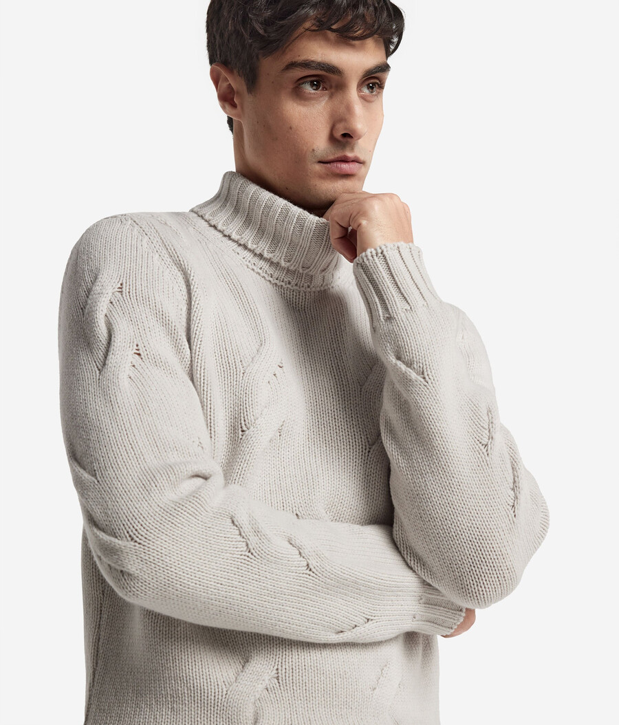 kaschmir-rollkragenpullover mit zopfmuster
