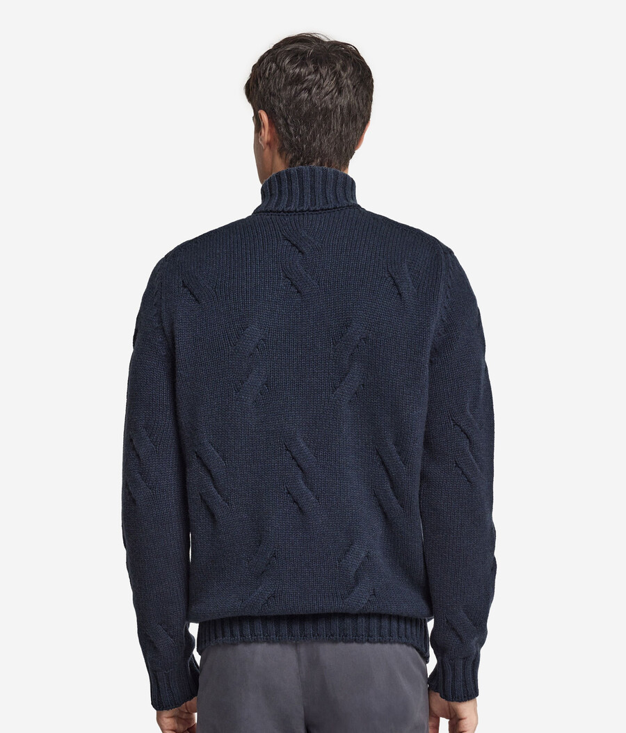 kaschmir-rollkragenpullover mit zopfmuster