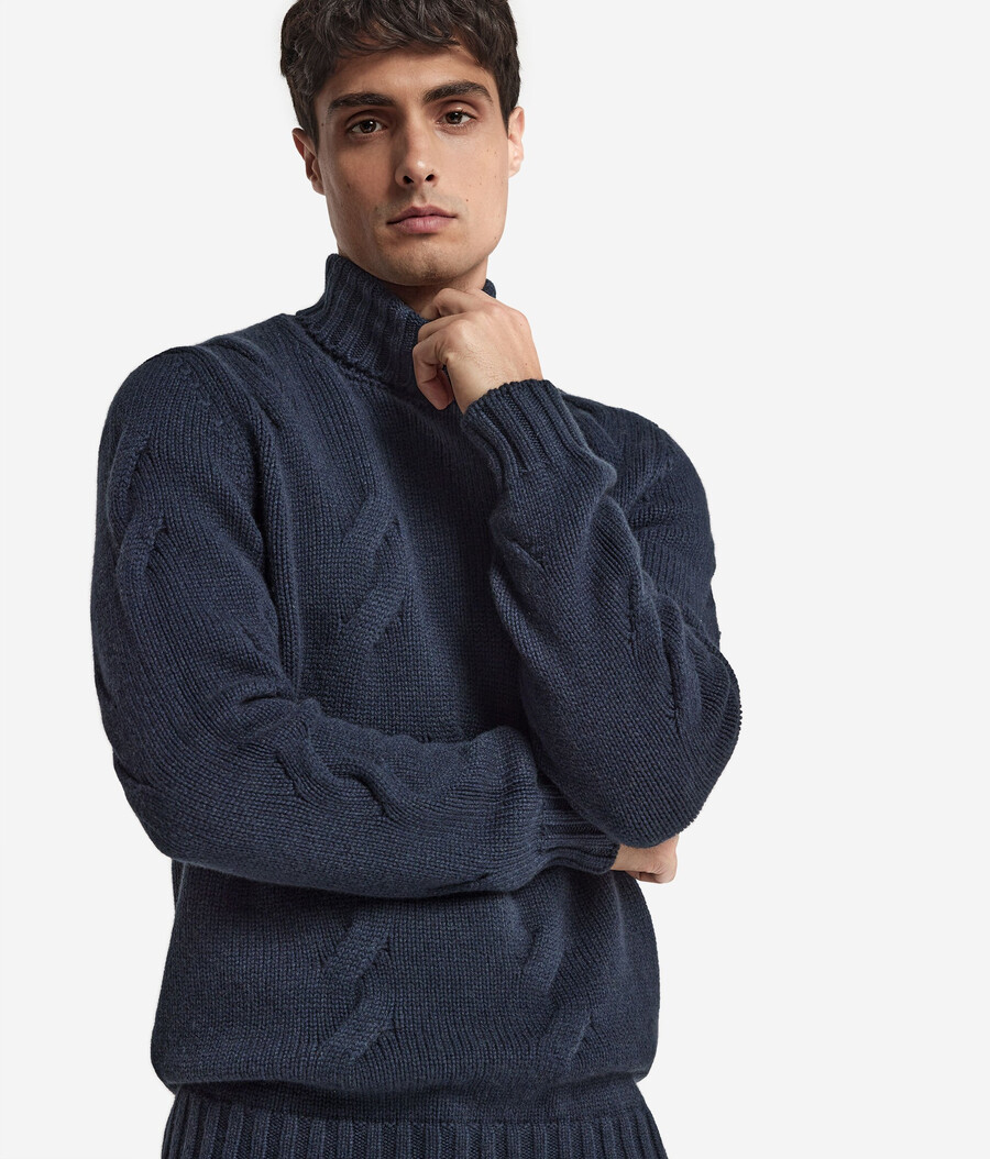 kaschmir-rollkragenpullover mit zopfmuster