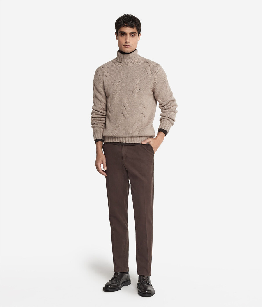 kaschmir-rollkragenpullover mit zopfmuster