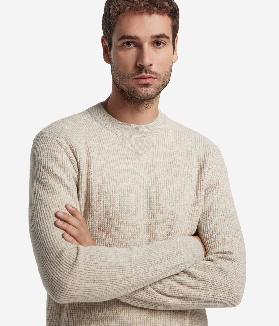 ultraweicher kaschmirpullover mit waffelstrick und rundhalsausschnitt