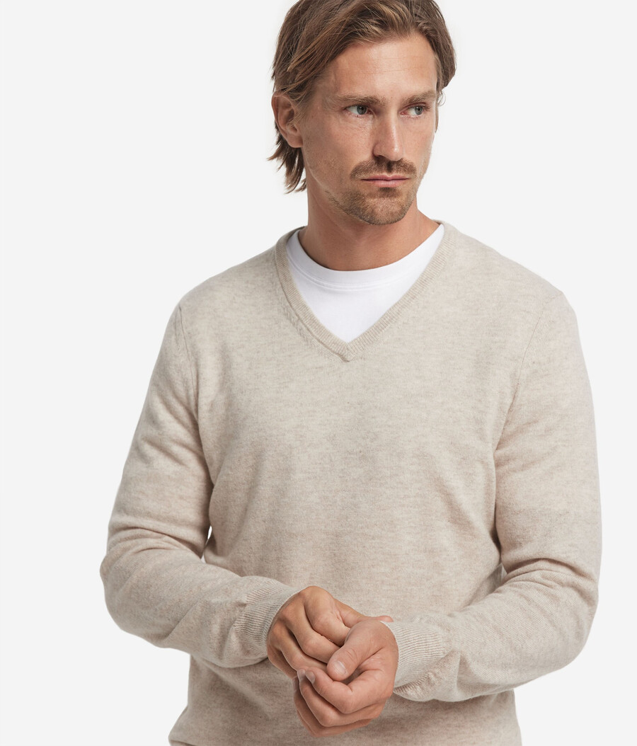 ultraweicher kaschmirpullover mit v-ausschnitt