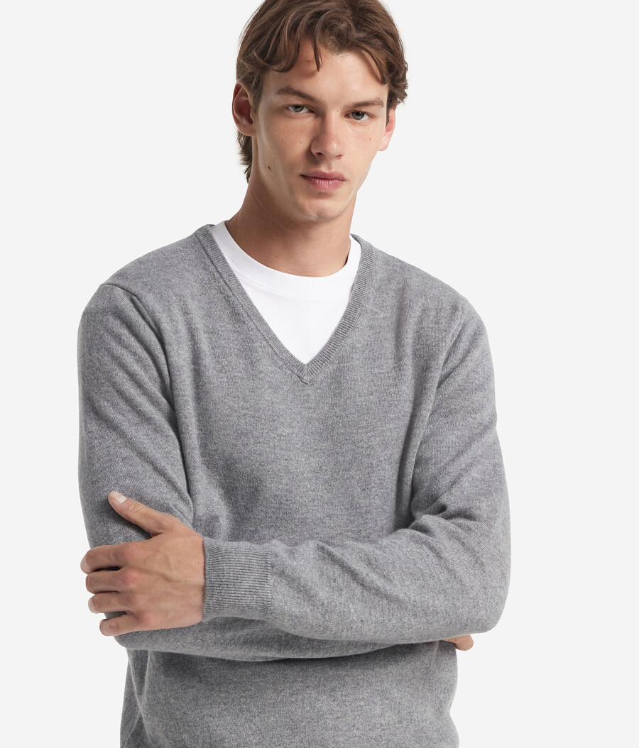 ultraweicher kaschmirpullover mit v-ausschnitt