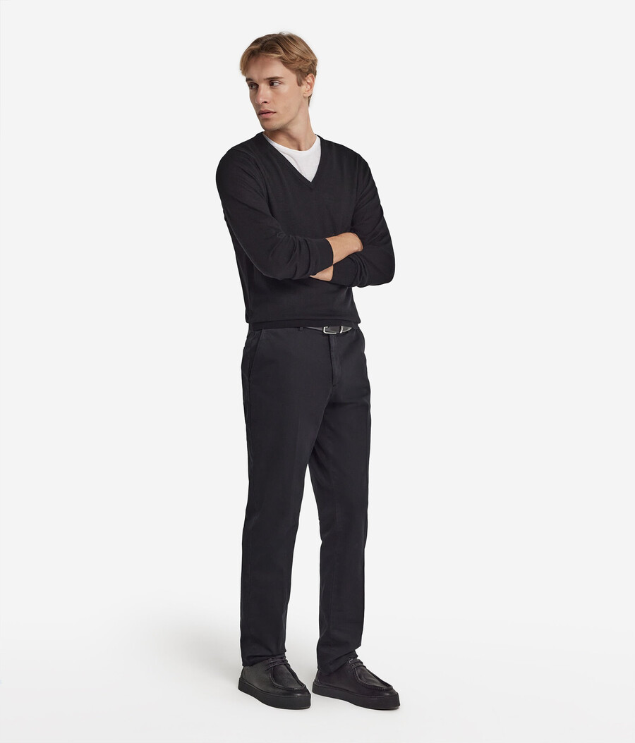 ultrafeiner kaschmirpullover mit v-ausschnitt