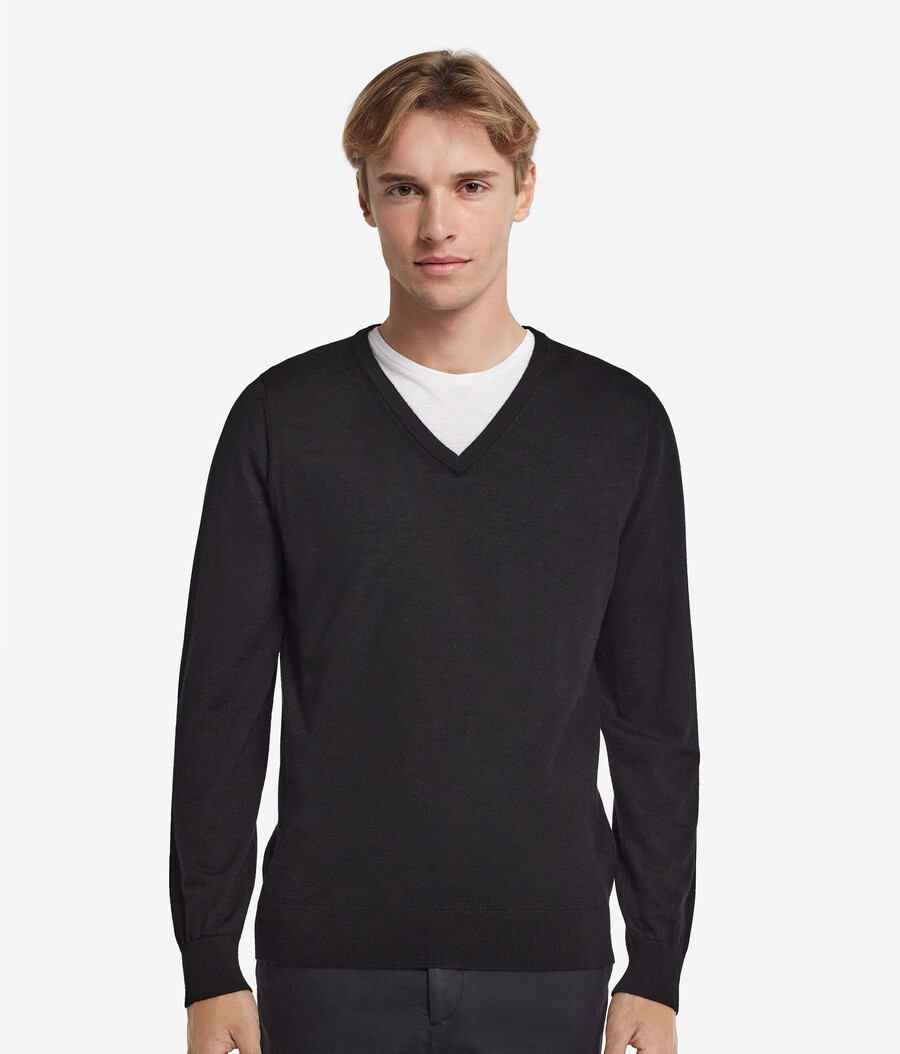 ultrafeiner kaschmirpullover mit v-ausschnitt