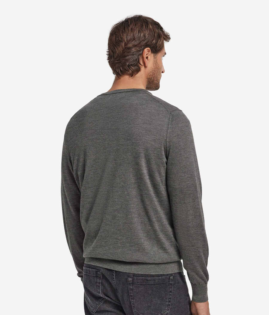 ultrafeiner kaschmirpullover mit v-ausschnitt