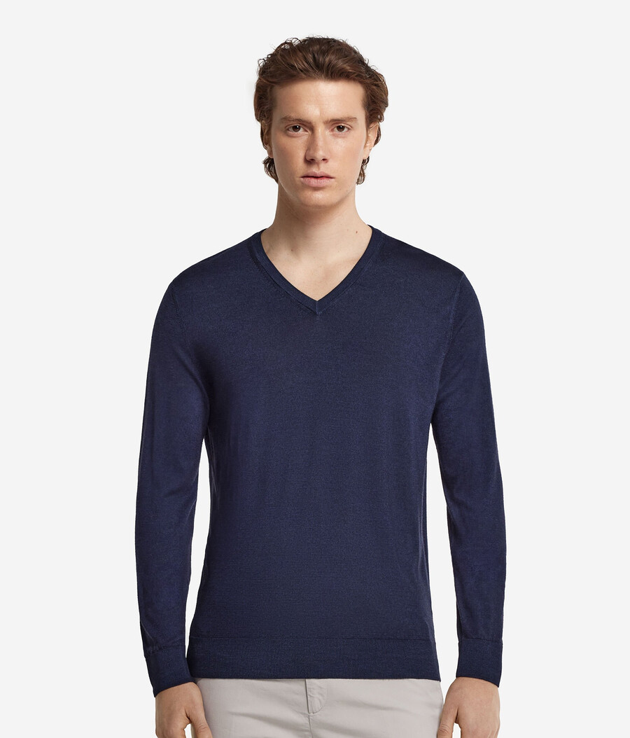 ultrafeiner kaschmirpullover mit v-ausschnitt