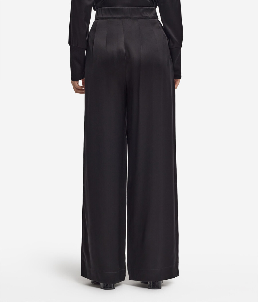 seidensatin-hose mit weitem bein