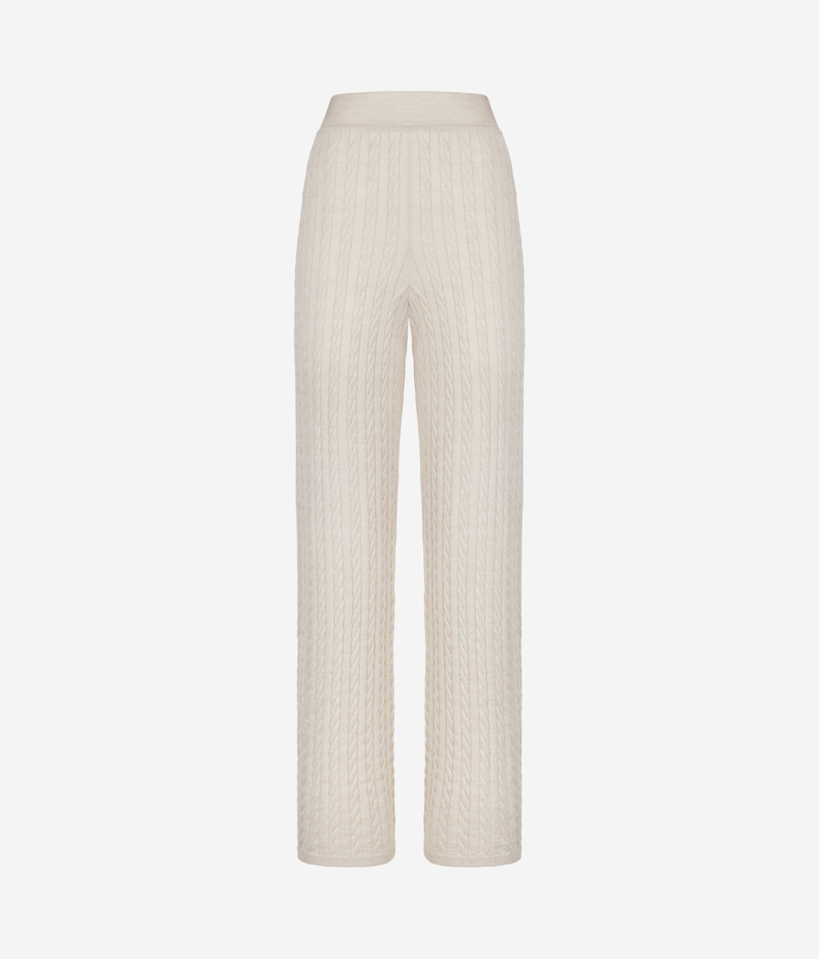 wollstrickhose mit zopfmuster und weitem bein