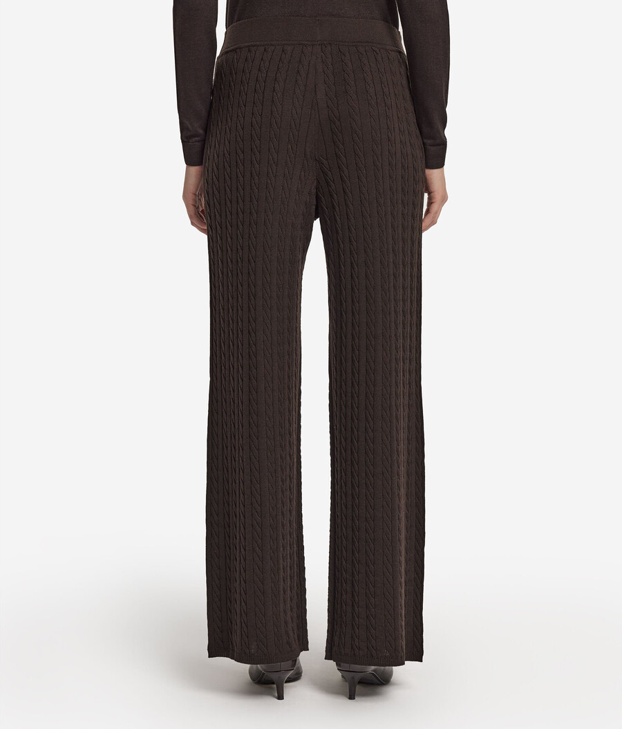 wollstrickhose mit zopfmuster und weitem bein