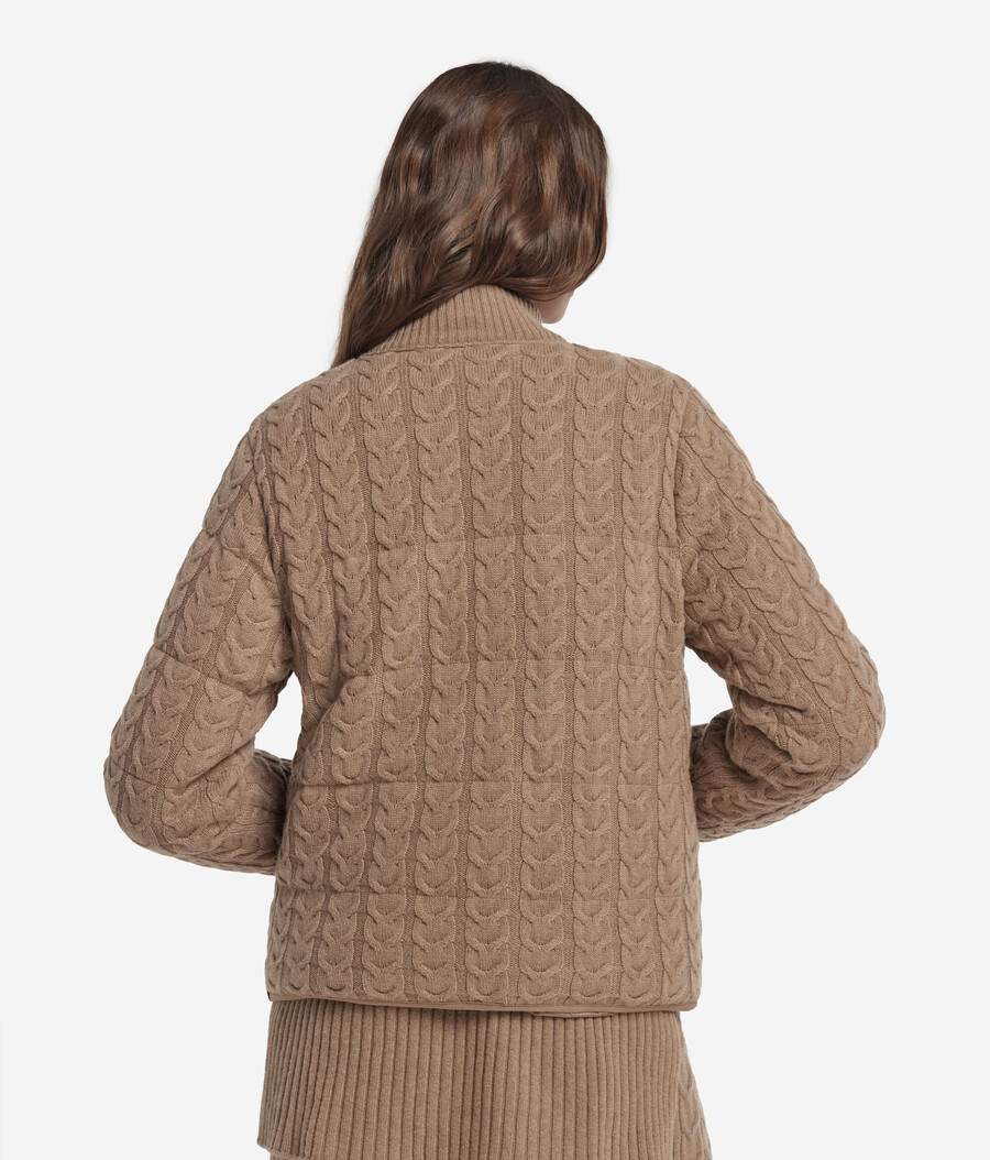 wendbare daunenjacke mit zopfmuster aus kaschmir und funktionsgewebe.