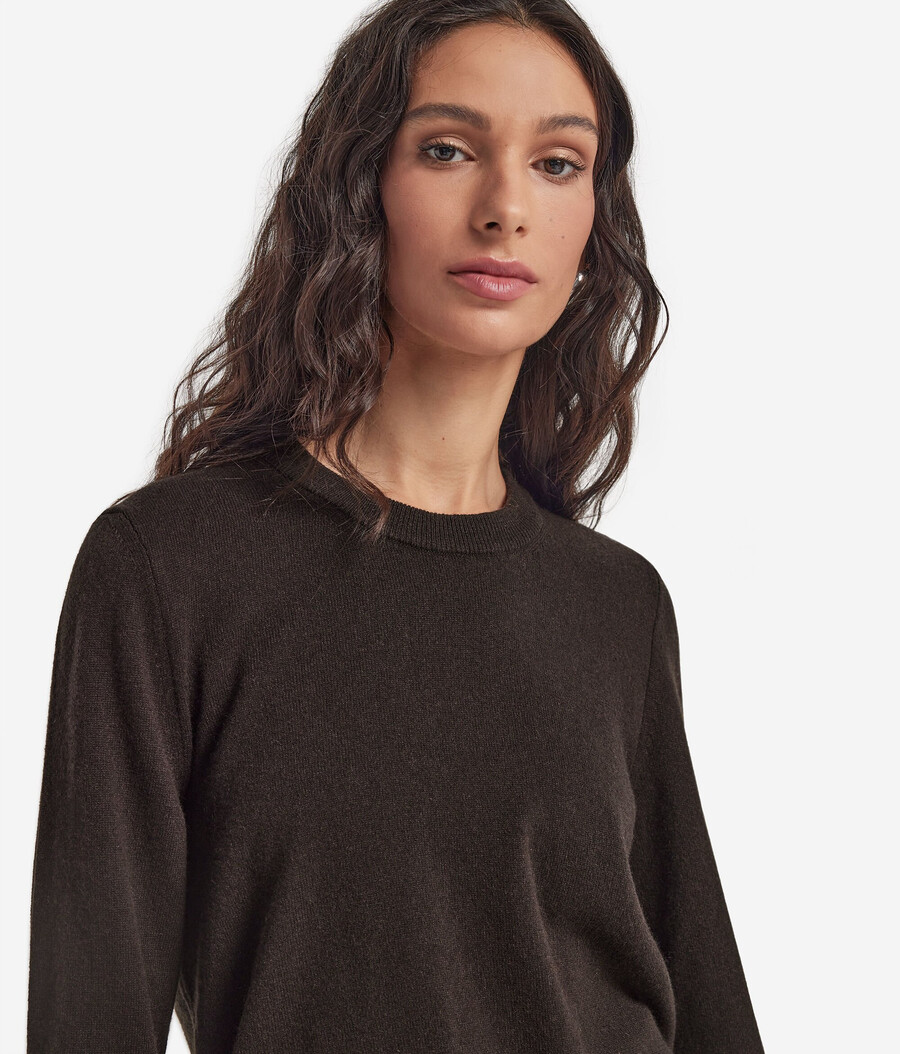 langärmeliger ultraweicher kaschmirpullover mit rundhalsausschnitt