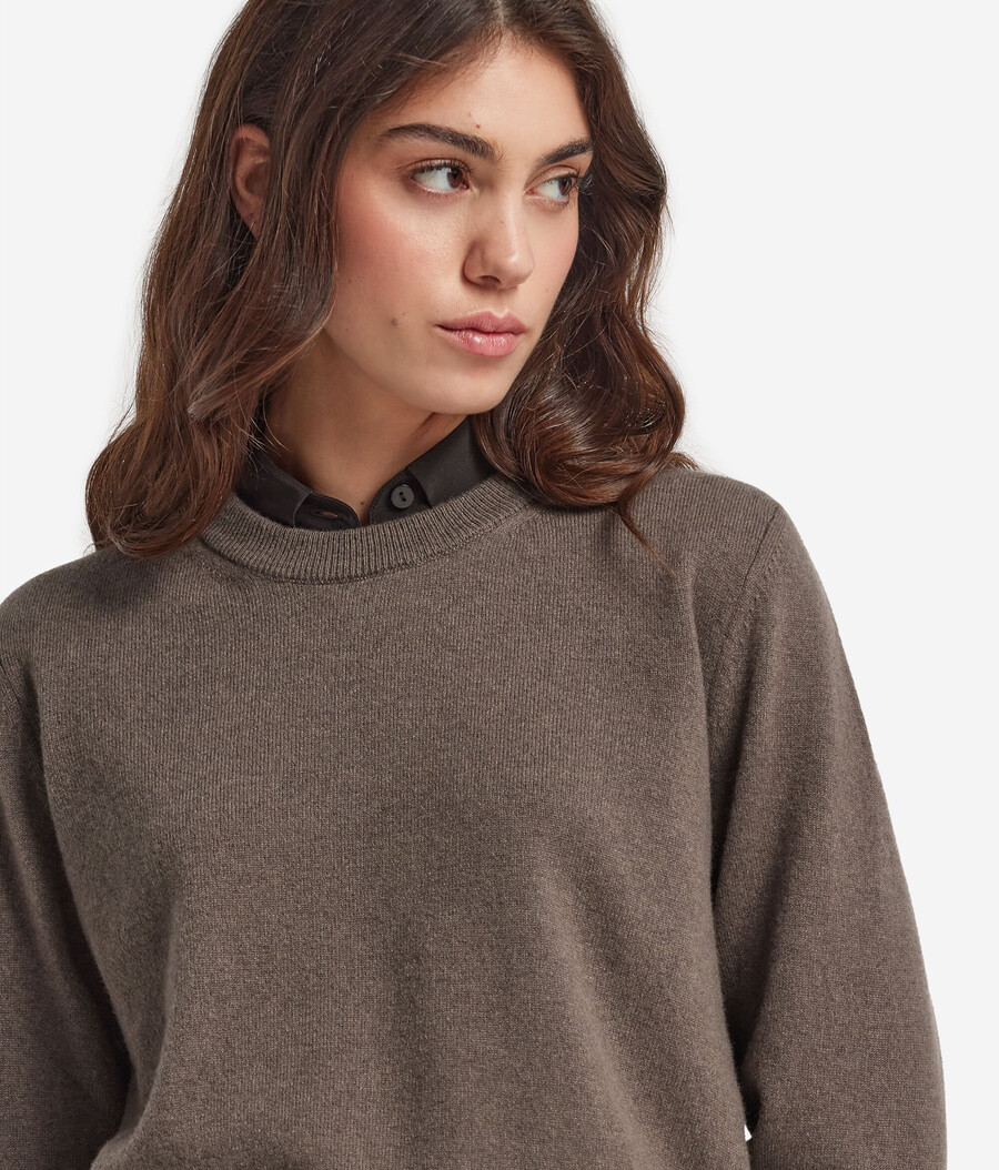 langärmeliger ultraweicher kaschmirpullover mit rundhalsausschnitt