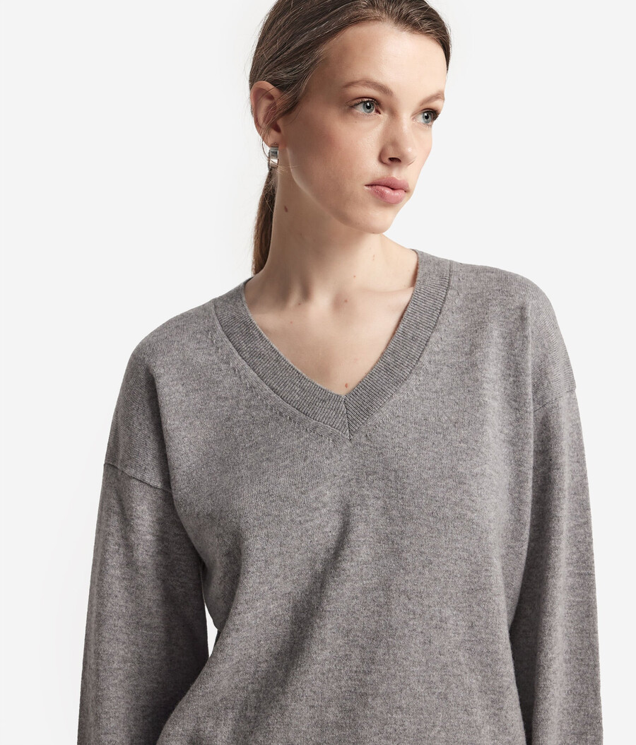 ultraweicher kaschmirpullover mit v-ausschnitt