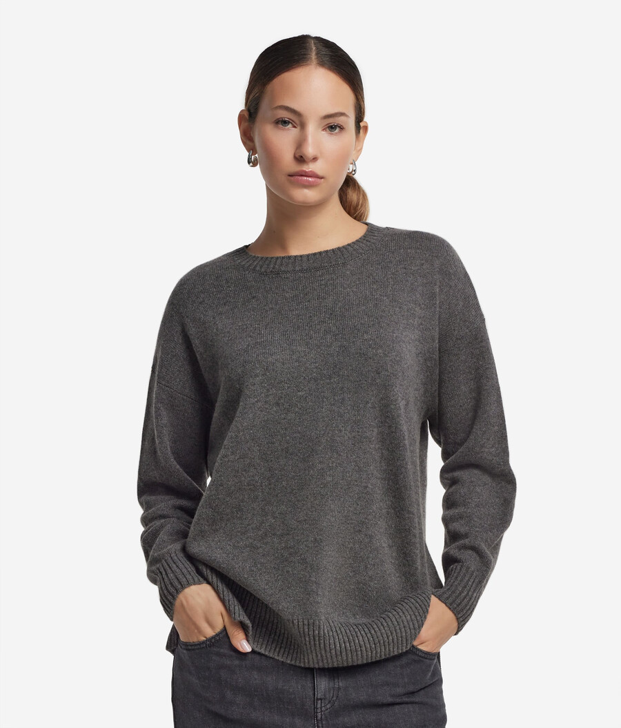 ultraweicher kaschmirpullover mit rundhalsausschnitt und schlitzen