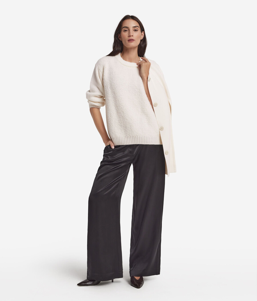 bouclé-kaschmirpullover mit rundhalsausschnitt