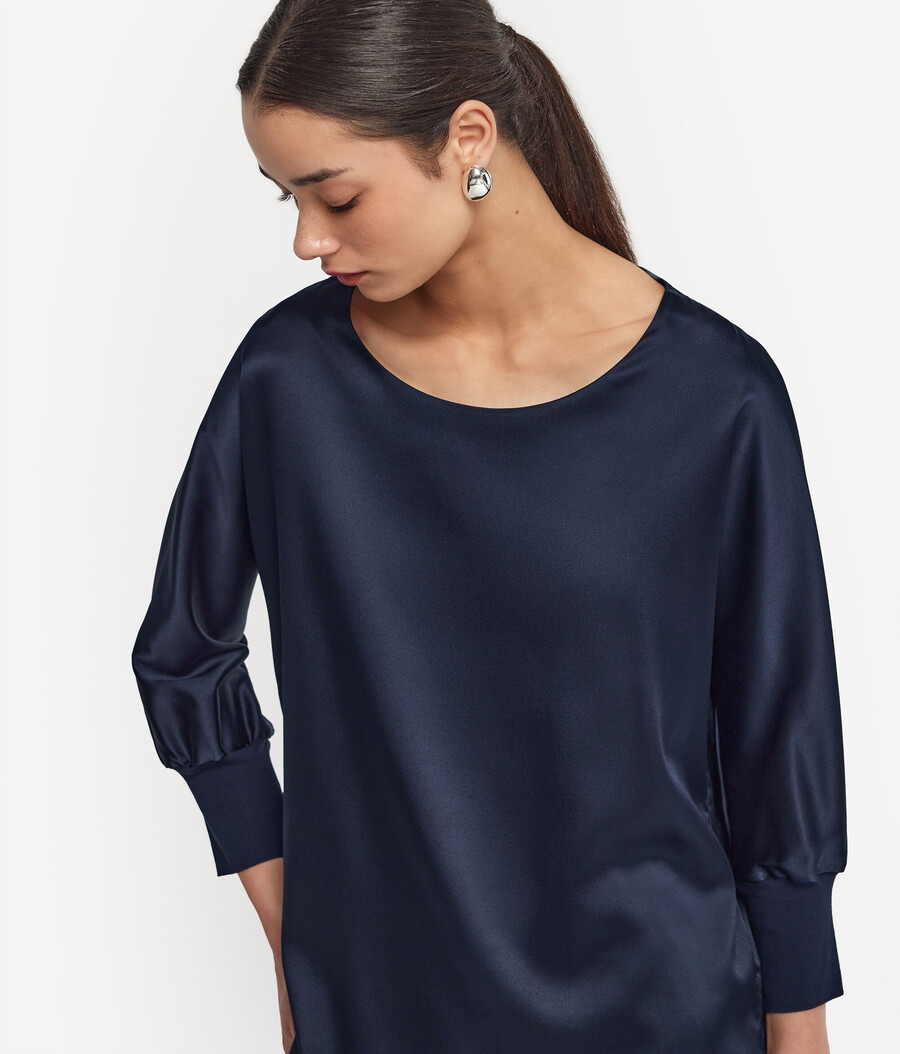 rundhals-pullover aus seidensatin