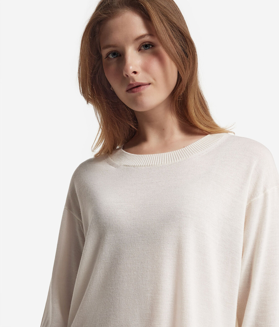 rundhals-kaschmirpullover mit schlitzen