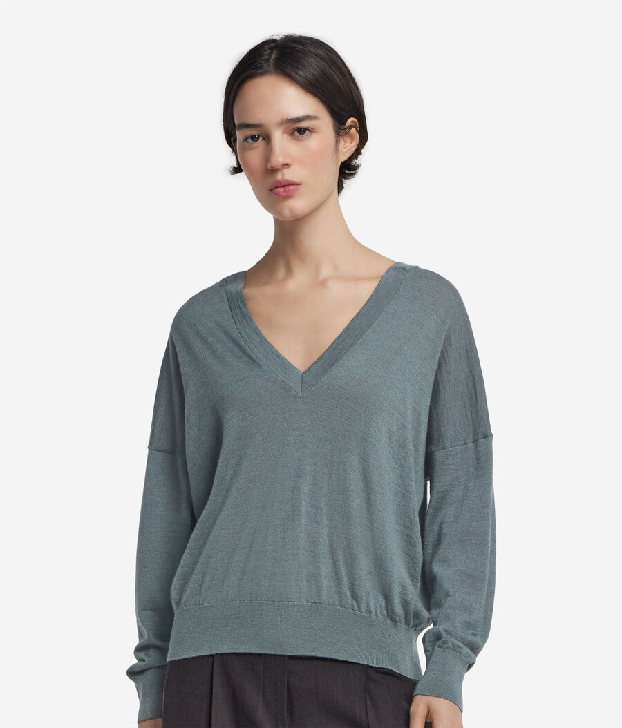 ultrafeiner kaschmirpullover mit doppeltem v-ausschnitt