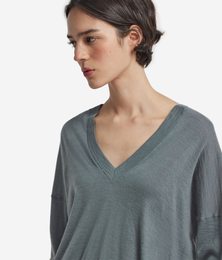 ultrafeiner kaschmirpullover mit doppeltem v-ausschnitt