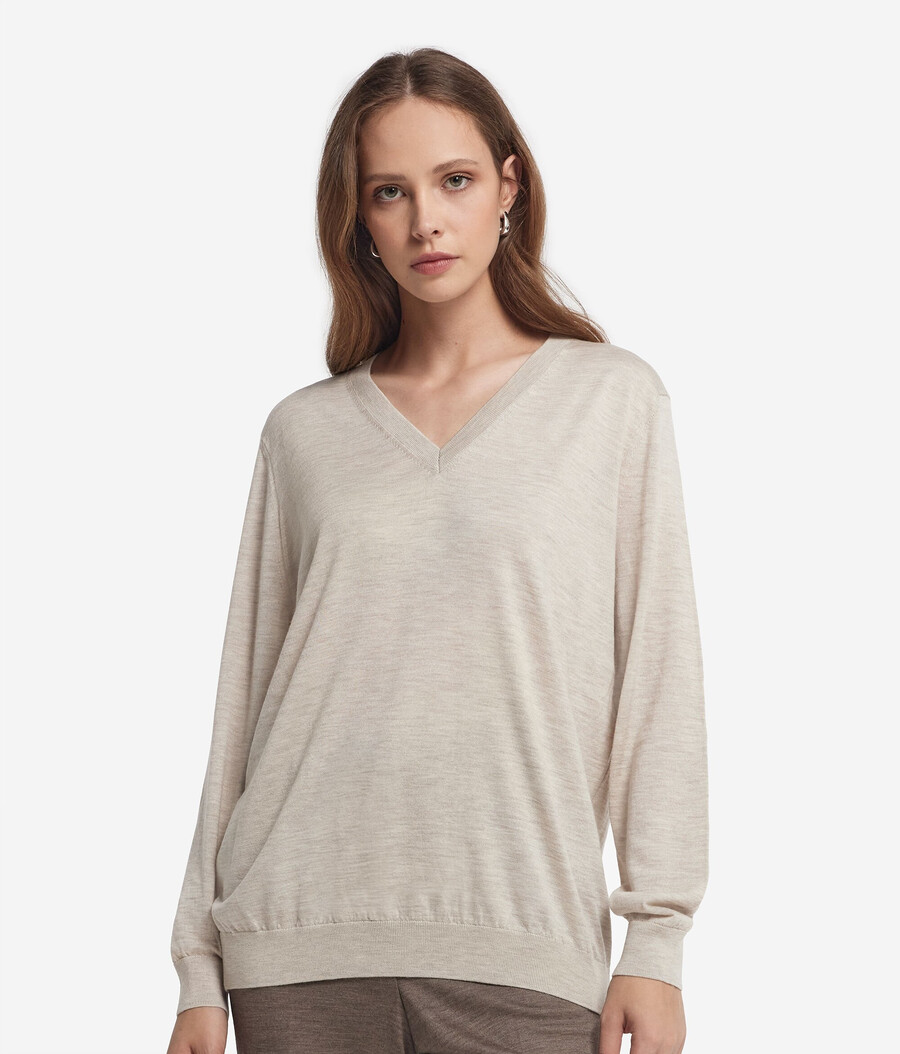 ultrafeiner kaschmirpullover mit v-ausschnitt