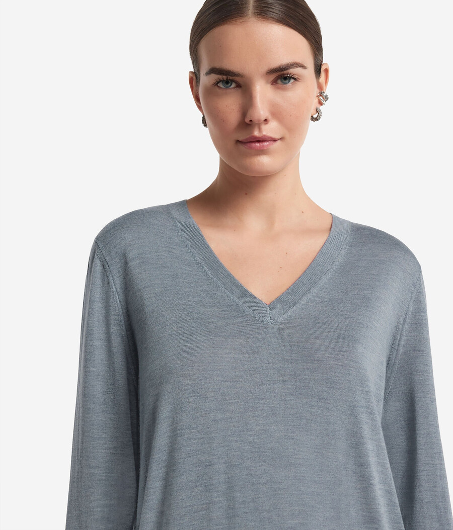 ultrafeiner kaschmirpullover mit v-ausschnitt