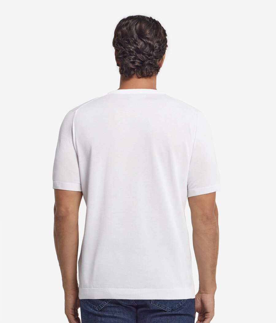 frisches baumwoll-t-shirt mit kurzen Ärmeln und rundhalsausschnitt