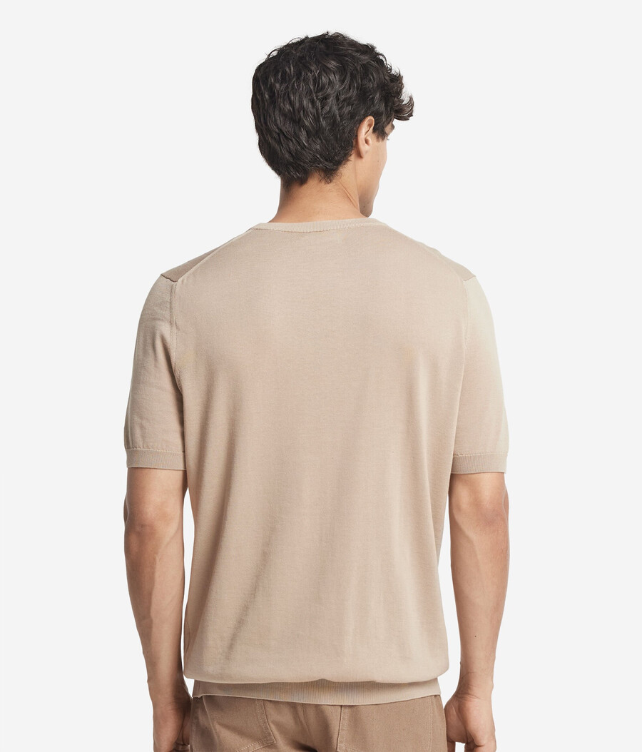 frisches baumwoll-t-shirt mit kurzen Ärmeln und rundhalsausschnitt