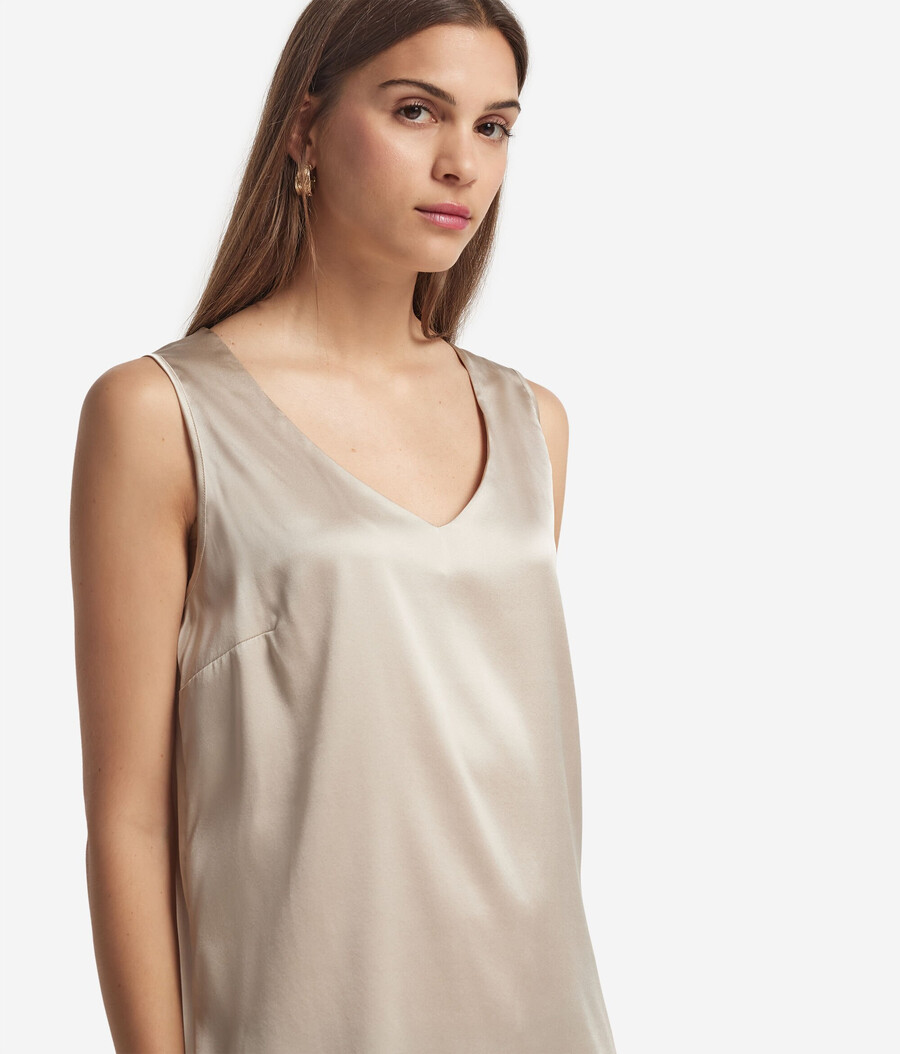 seiden-camisole mit v-ausschnitt