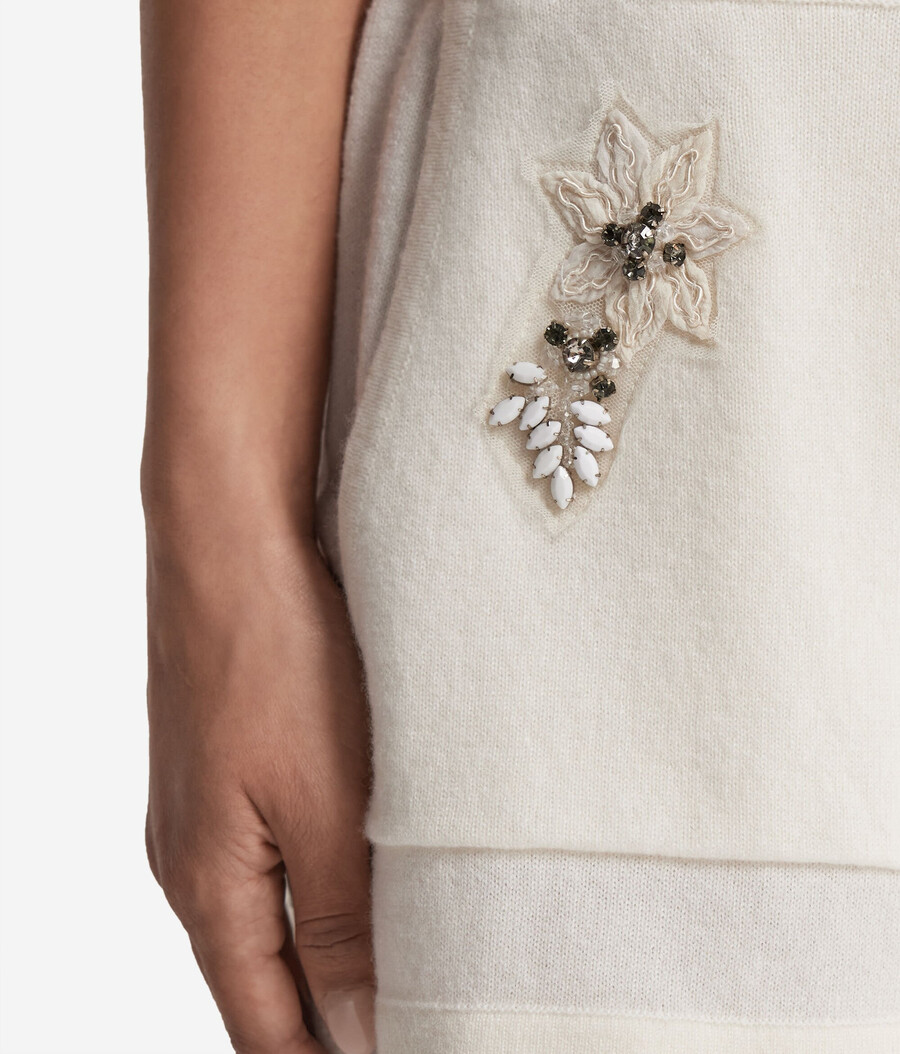 kaschmirshorts mit blumenstickerei